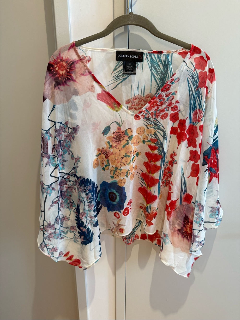 Colleen Lopez White Floral V-Neck Sheer Blouse with Red and Blue Accents